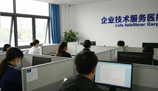 技术团队如何支撑定制化软件开发的多场景落地